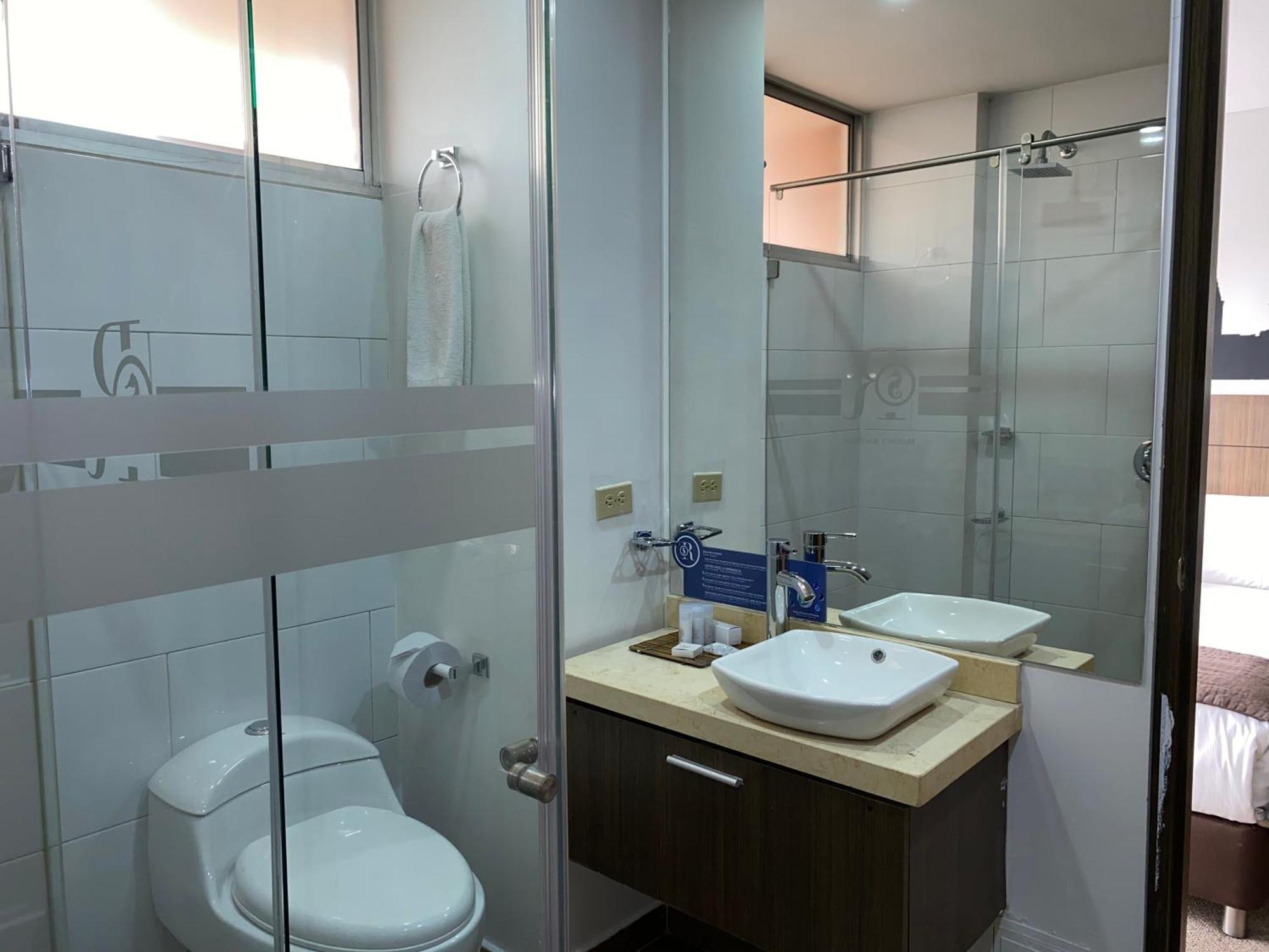 Hotel Apartamentos Regency La Feria 보고타 객실 사진